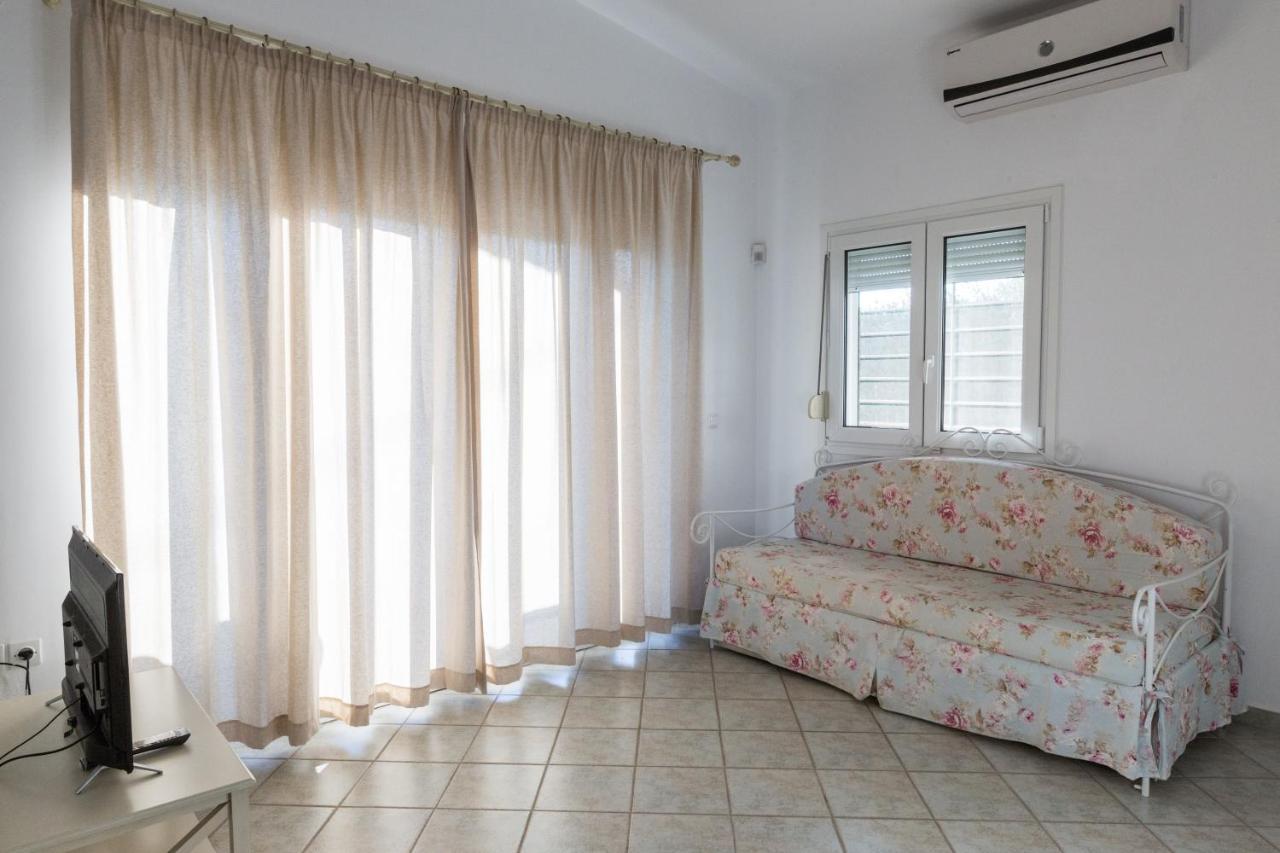 Moriel Seaside Homes Suites Elia Nikitis Exterior photo